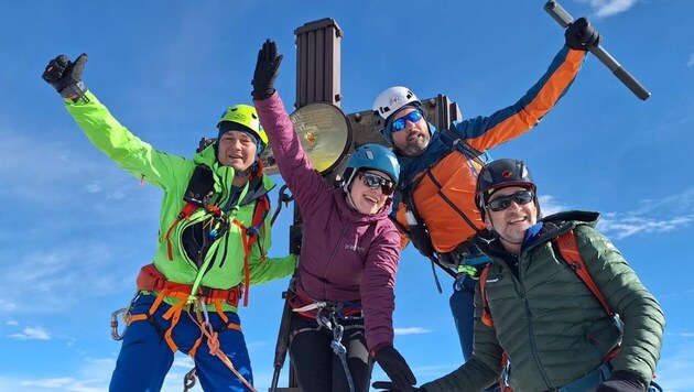 Bernhard Kaut (orange Jacke) bezwang zwei Jahre nach einer Lungentransplantation Österreichs höchsten Berg. (Bild: zVg)