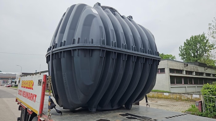 The Henndorfer's 6500-liter tank is around two meters long, wide and high.