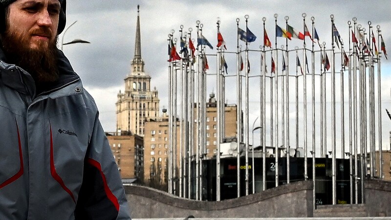 Diese Flaggen wehen schon lange nicht mehr auf dem Europaplatz. (Bild: APA/AFP/Alexander NEMENOV)