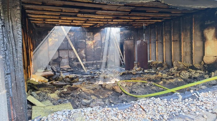 The large hall of the shooting range burnt out