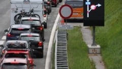 Auf der A10 soll in Zukunft vor den Tunnelbaustellen über die Geschwindigkeit der Stau reduziert werden (Bild: Tröster Andreas)