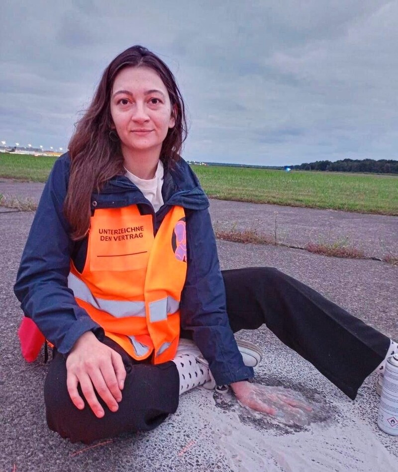 Climate activists paralyzed Cologne/Bonn Airport for three hours. (Bild: Letzte Generation)