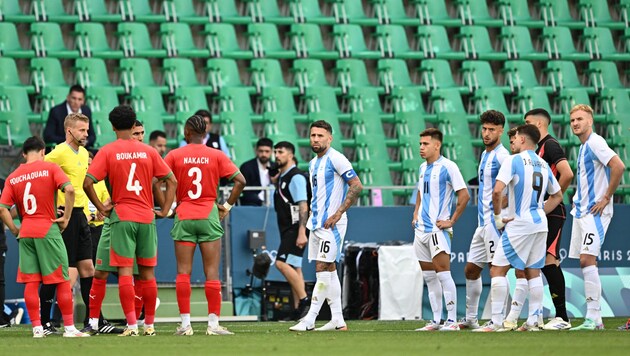 Die Partie zwischen Argentinien und Marokko lief gar nicht nach Plan.  (Bild: AFP/APA/Arnaud FINISTRE)