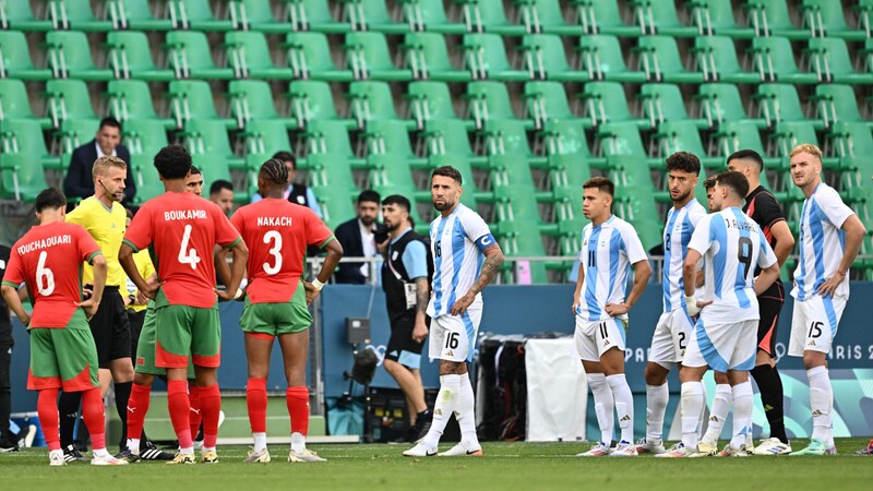 Argentina conceded a defeat to Morocco in their opening match - but in the end they still managed to advance to the quarter-finals. (Bild: AFP/APA/Arnaud FINISTRE)