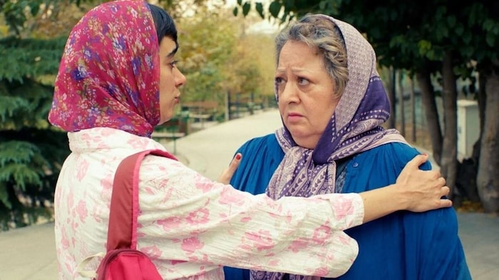 „Ein kleines Stück vom Kuchen“: Mahin (Lily Farhadpour) ist bald seit 30 Jahren Witwe. 