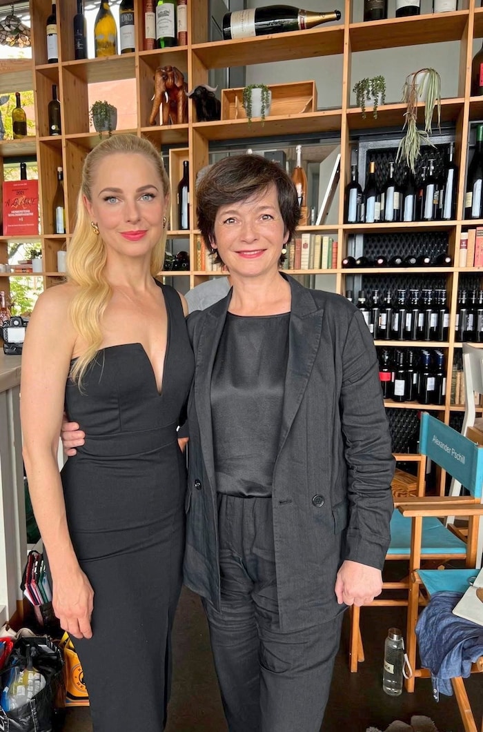 „SOKO“-Stars: Schneider mit Schauspielerin Katharina Stemberger.