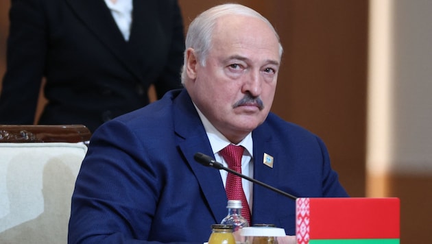 Alexander Lukashenko has established an authoritarian regime in Belarus. How long will he remain in power? (Bild: SERGEI SAVOSTYANOV / AFP / picturedesk.com)