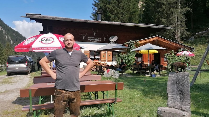 Am Tag nach dem Felssturz bei der Stockeralm empfing Kaiser schon wieder Gäste. (Bild: FF Neukirchen/Großvenediger)