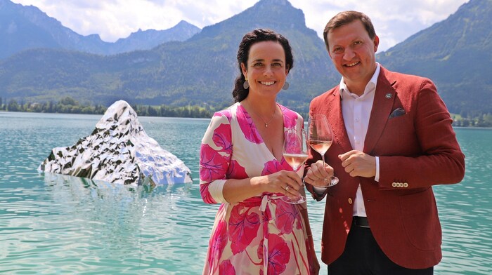 Yvonne Rosenstatter, die Geschäftsführerin des Tourismusverbandes, und Landhaus-Chef Dominik ...