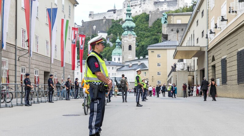 Polizist in der Hofstallgasse (Bild: www.photopress.at)