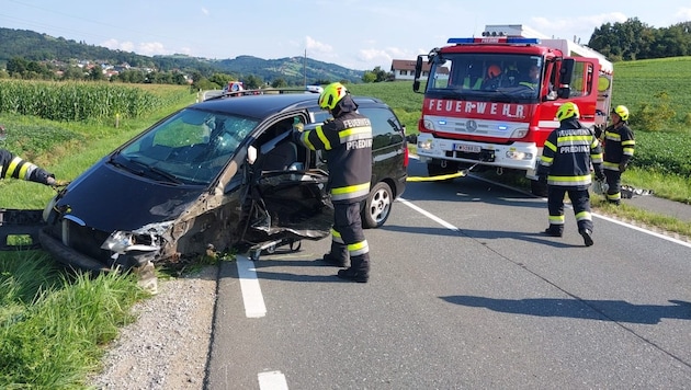 Der Unfall in Wettmannstätten forderte gleich sieben Verletzte. (Bild: FF Wettmannstätten/FF Preding)