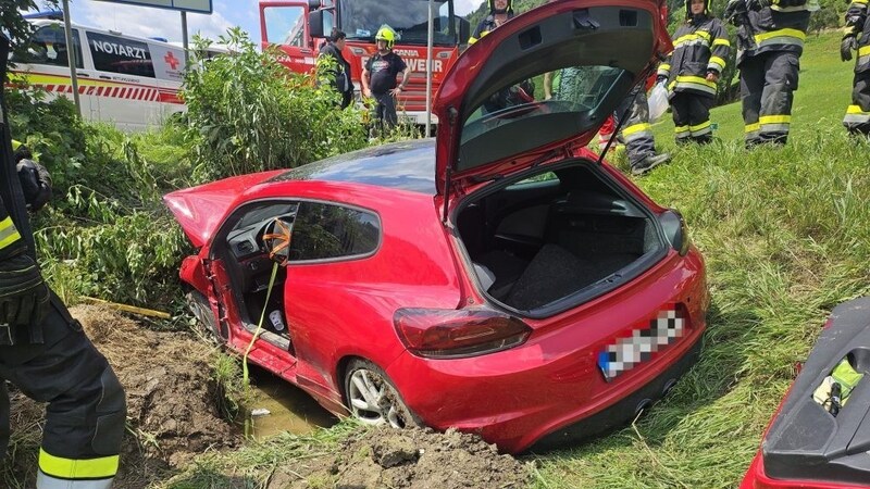 The Murau town fire department was deployed after the accident. (Bild: Stadtfeuerwehr Murau)