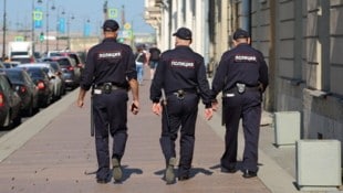 Polizisten auf Patrouille in Sankt Petersburg (Bild: Станислав Вершинин - stock.adobe.com)