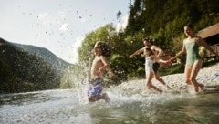 Der Hitze im kühlen Nass entfliehen – in Niederösterreich gibt es dafür echte „Wasserparadiese“.  (Bild: NÖ Werbung/Andreas Jakwerth)