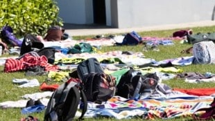 Viele Wertsachen bleiben zurück, wenn die Besitzer im Wasser planschen. (Bild: Pressefoto Scharinger © Daniel Scharinger)