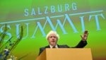 Ex-Großbritannien Premier Boris Johnsons teils realitätsfremde Ansichten sorgten unter den 500 geladenen Gästen beim Salzburg Summit nicht selten für Kopfschütteln (Bild: BARBARA GINDL)