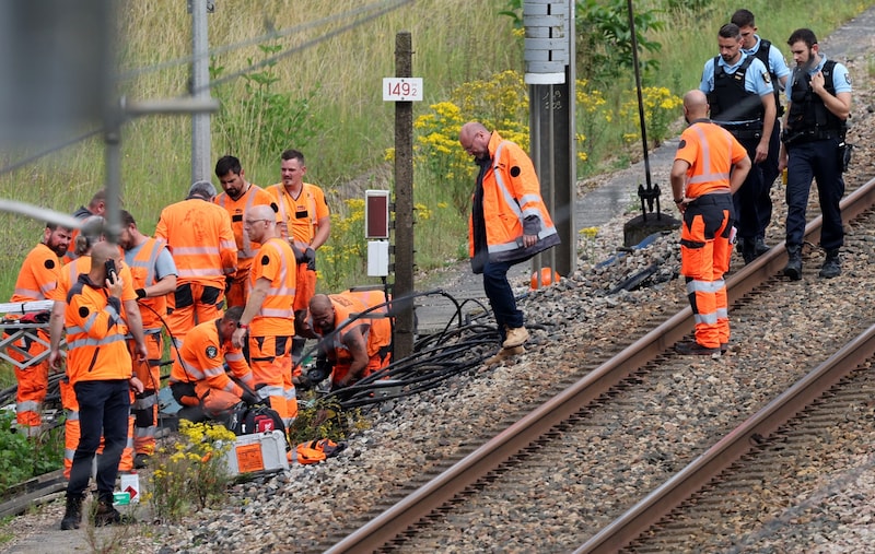 Tausende Bahnarbeiter würden an einer Lösung arbeiten. (Bild: AFP/Denis CHARLET)