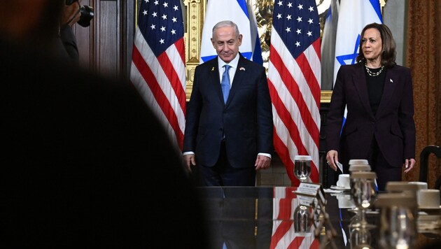 Frosty atmosphere between Harris and Netanyahu (Bild: Getty Images)