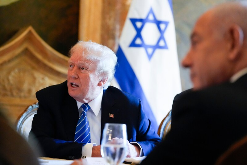 Trump lobte sich selbst als jener US-Präsident, der am meisten für Israel erreicht habe. (Bild: AP/Alex Brandon)