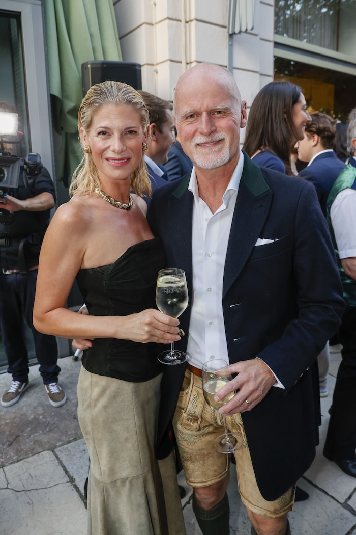 Präsentierten sich wie immer äußerst modisch: Markus und Daniela Meindl.