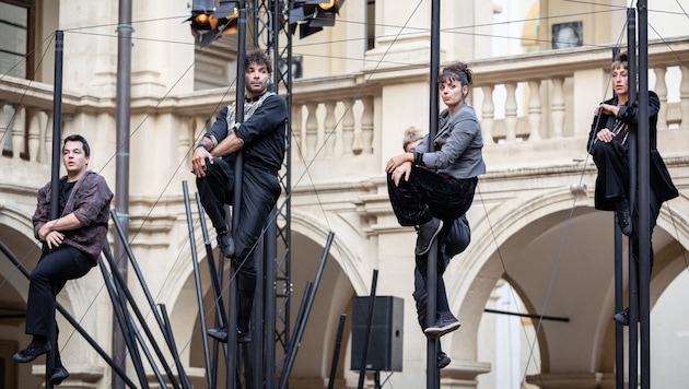 The French Collectif Sous Le Manteau at the Landhaushof (Bild: La Strada Graz / Nikola Milatovic)