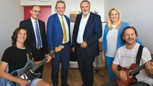 Zufrieden mit der Entwicklung der JHP: LH Doskozil, LR Winkler, Geschäftsführer Steindl und ...