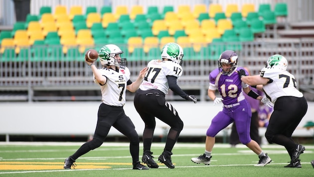 Quarterback Christina Gull (left) led the Ducks to the final. (Bild: Salzburg Ducks/Stefan Müller)