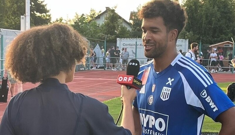 Linda Lawal asked her brother Tobias in front of the ORF microphone. (Bild: Leblhuber Georg)