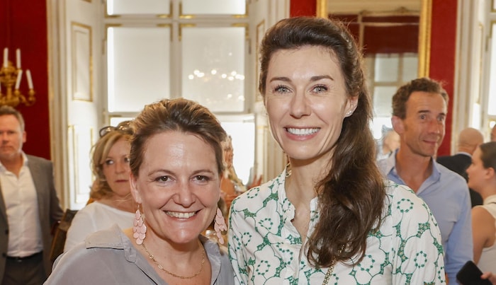 Senderchefin Stefanie Groiss-Horowitz (li.) mit Raffaela Schaidreiter.