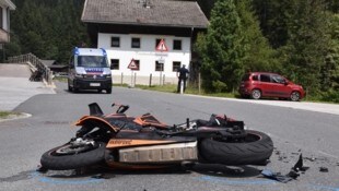 Am Motorrad entstand Totalschaden. (Bild: Zoom.Tirol)