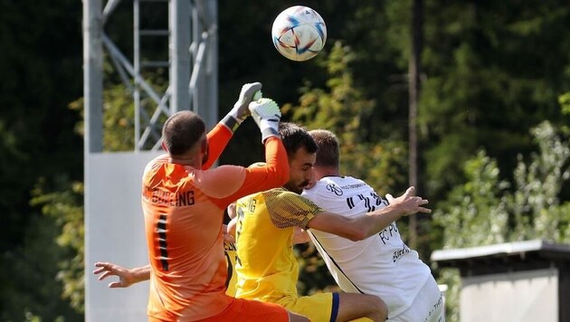 Dygruber (center) was the hero for Golling against Eugendorf. (Bild: Andreas Tröster)