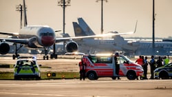 Annullierte Flüge, lange Warteschlangen, verunsicherte Reisende: Mitten in der Urlaubssaison ...