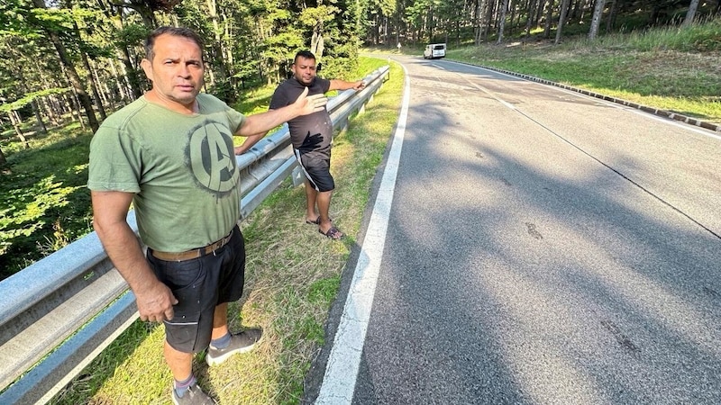 Marco Simic (li.) und Vladan Siki (re.) haben den Unfall auf der B 56 miterlebt.  (Bild: Christian Schulter)