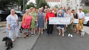 Die Bewohner der Dr.-Natterer-Gasse im 2. Bezirk kämpfen gegen Bim-Gleise durch ihre Gasse. (Bild: Bartel Gerhard)