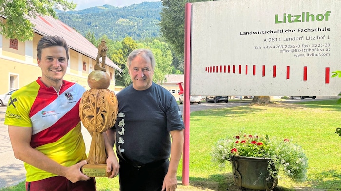 Friend and coach Armin Graf is proud of Mathias and his entire club.