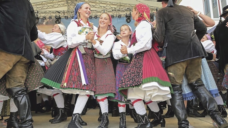 Und natürlich wurde auch getanzt.  (Bild: Evelyn Hronek/EVELYN HRONEK)