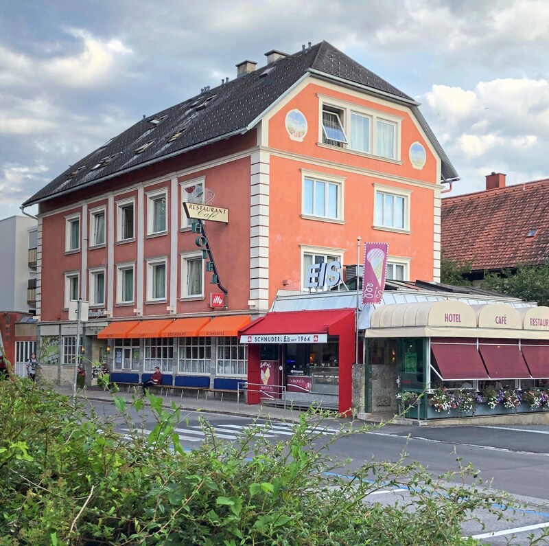 Seit 60 Jahren ist das Schnuderl in Liezen eine Gastro-Institution. (Bild: Karl Hödl)