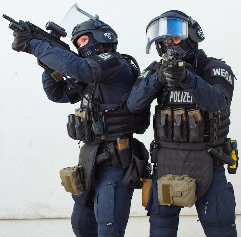 WEGA officers are now rightly regarded as the spearhead of the Vienna police force when it comes to raids, arrests and the like. (Bild: BMI/Tuma)