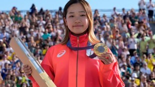 Coco Yoshizawa durfte mit ihrer Goldmedaille glänzen.