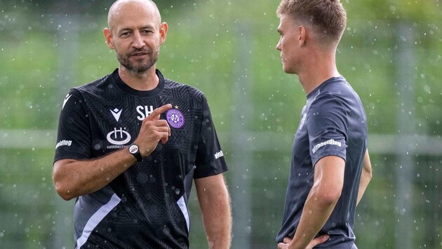 Brimming with drive: Coach Stephan Helm (left) (Bild: GEPA pictures/ Avni Retkoceri)