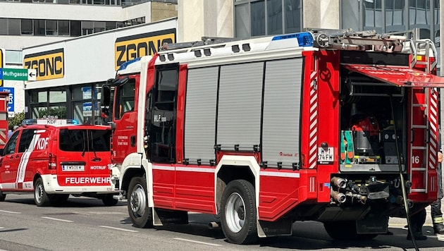 Fire departments at the Vienna BOKU (Bild: Krone KREATIV/krone.tv/Bischofberger-Mahr)