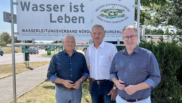 ÖVP-Klubchef Markus Ulram, IG-Wasser-Sprecher Werner Falb-Meixner und Landtagsmandatar Gerald Handig sind gegen die Wasserstoff-Fabrik. (Bild: ÖVP)