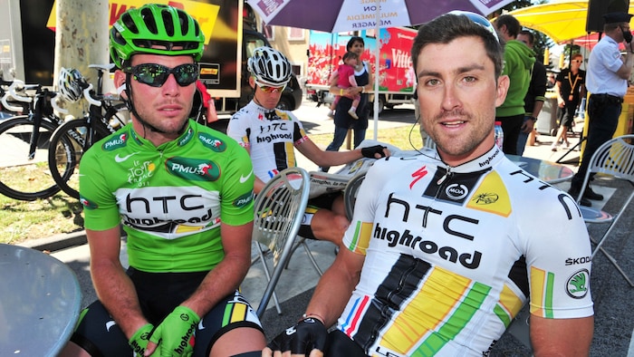 Mark Cavendish (li.) bei der Tour de France 2011 mit seinem Helfer Bernie Eisel.