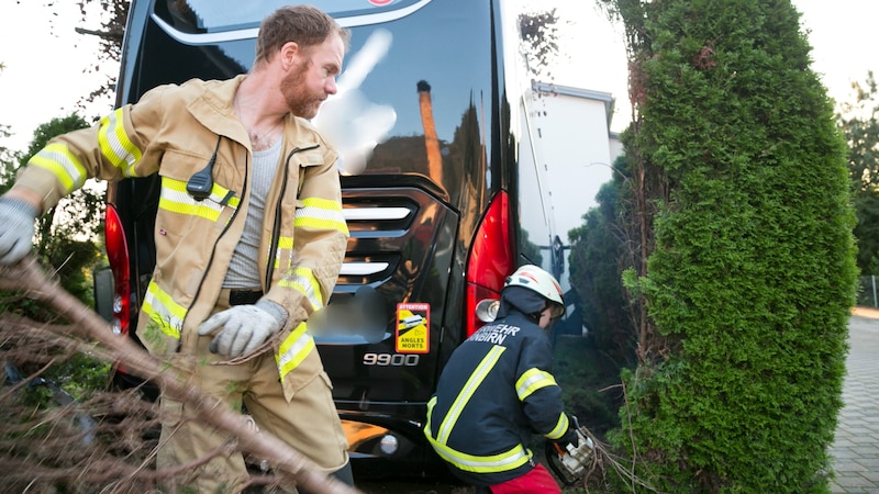 Die Feuerwehr hatte alle Hände voll zu tun. (Bild: Mathis Fotografi, Krone KREATIV)