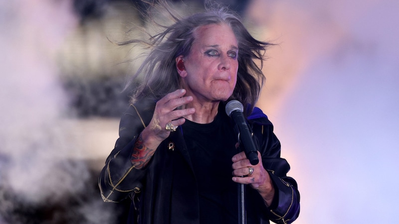 Although Ozzy Osbourne has had no contact with his ex-guitarist for decades, he was still "shocked" by the terrible incident. (Bild: APA Pool/Getty Images via AFP/GETTY IMAGES/Harry How)