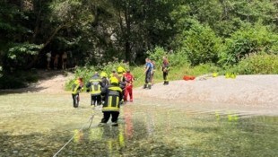 Der Schwerverletzte wurde anschließend von den Rettungskräften ins Krankenhaus gebracht.