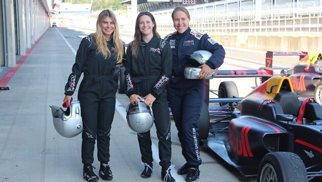 Concentrated winter sports power at the Red Bull Ring: snowboarder Carmen Kainz, ski cross racer Sonja Gigler and junior downhill world champion Victoria Olivier (from left). (Bild: Rauch Fruchtsäfte)