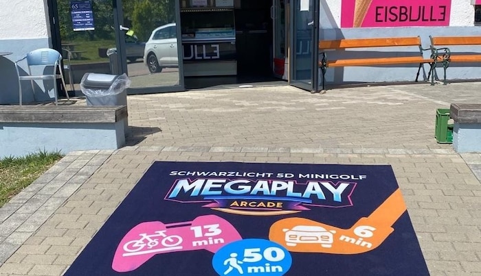 Jetzt ist der Outdoor-Teppich weg.