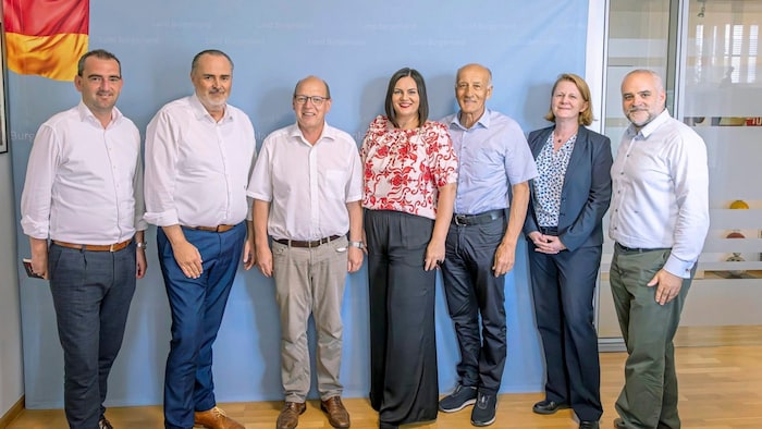 Oschep, Doskozil, Liegenfeld, Eisenkopf, Hautzinger, Dieplinger und Grün (v. li.) geben die Marschrichtung vor.