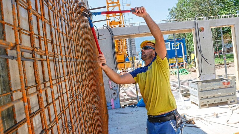 Yani packt auch bei großer Hitze an. (Bild: Markus Tschepp)